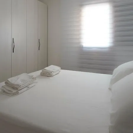 شقة Welcomely - Xenia Boutique House *