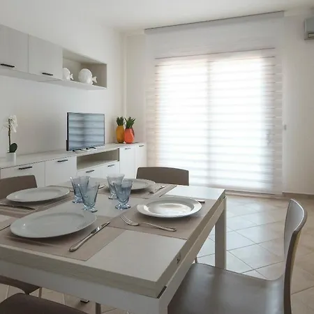 شقة Welcomely - Xenia Boutique House *